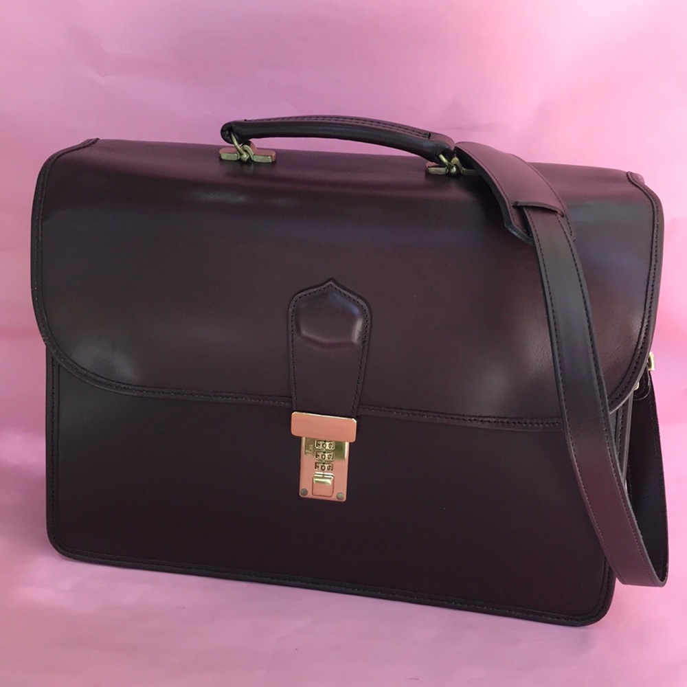 Lovely vintage burgundy Atlas leather laptop bag.